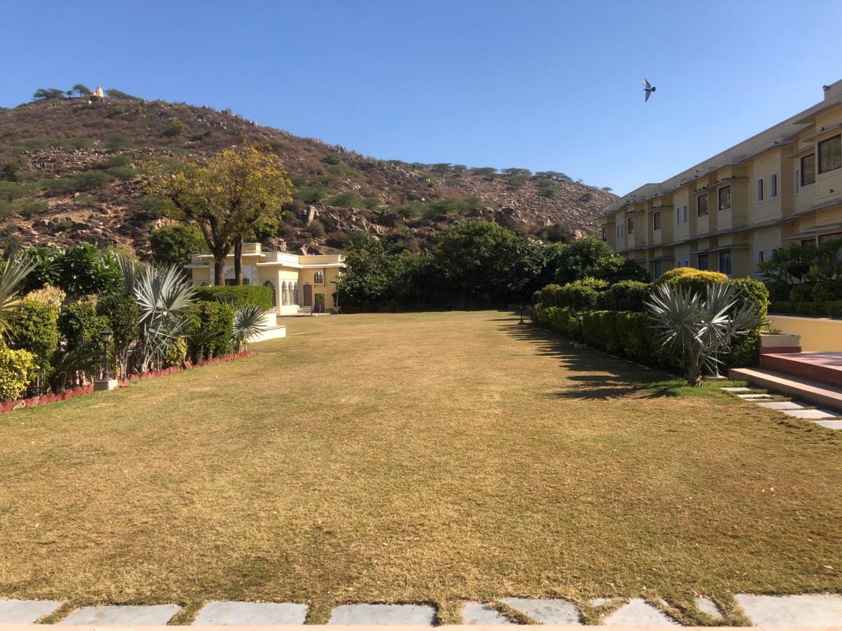 Hotel Raj Bagh Palace Jaipur Exterior foto